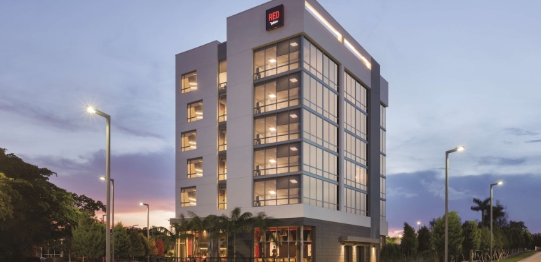 Radisson RED Miami Airport