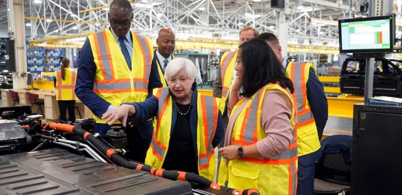 Yellen Embarks on Economic Victory Tour as Midterm Elections Approach