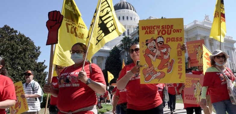 California Senate Passes Bill to Regulate Fast-Food Industry