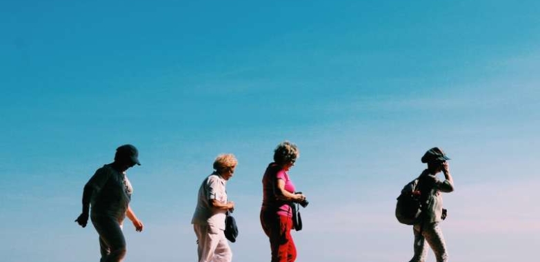 A inexperienced dwelling atmosphere encourages middle-aged folks to do bodily exercise