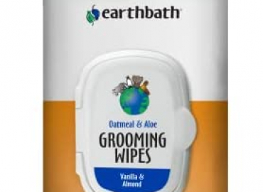 earthbath Oatmeal & Aloe Grooming Wipes – Dog Wipes for Coat & Paws, Cleans & Conditions, Deodorizes, Helps Relieve Itching & Dry Skin – Vanilla & Almond, 100 Count