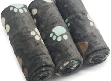 1 Pack 3 Puppy Blankets Super Soft Warm Sleep Mat Grey PAW Print Cute Blanket Fluffy Fleece Pet Blanket Flannel Throw Dog Blankets for Small Dogs Puppy Dogs Fluffy Cats,Large(40″x30″)