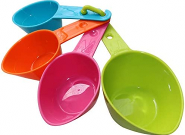 Rypet Pet Food Scoop – Measuring Cups and Spoons Set Plastic for Dog, Cat and Bird Food (Random Color)