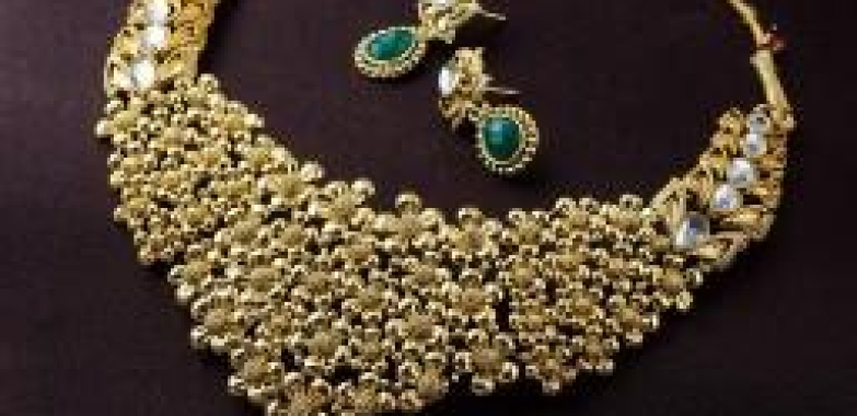Get best kundan necklaces set at Mangalmani Jewellers (USA, United Kingdom, Other Countries)