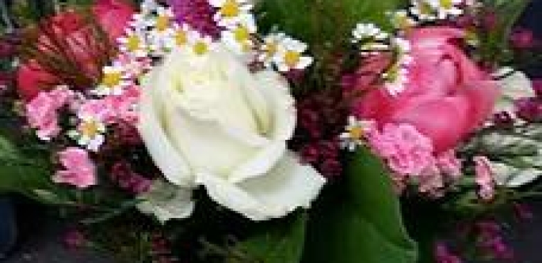 Best Luxury Bouquets Shop London (City of London, London)