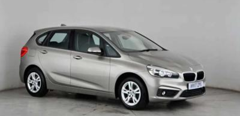 Hire a well-maintained cheap 7-seater car in London (England, England, Other Countries)