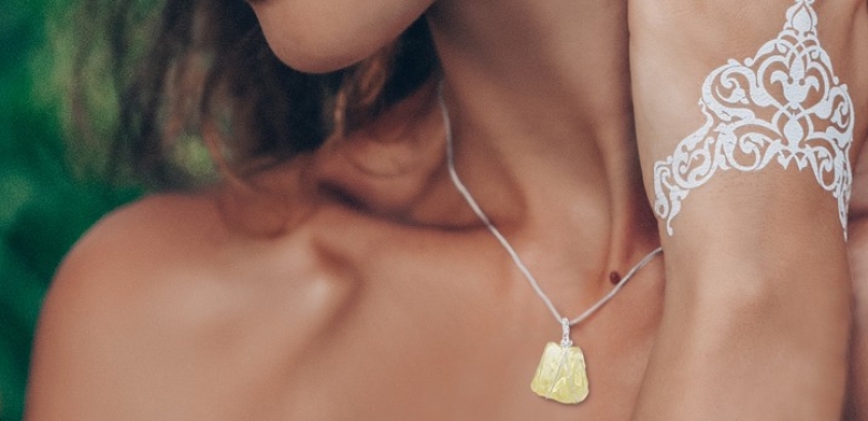 Gorgeous Silver Libyan Desert Glass Jewelry For Women
