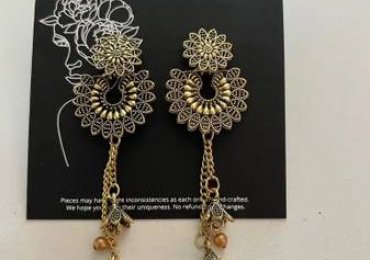 Ethnic dangle earrings (new)