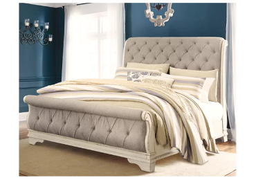 Realyn California King Sleigh Bed