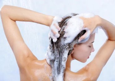 How to Wash Your Hair the Right Way For Their Healthy Growth!