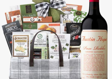 Valentine Wine Gift Delivery | At Best Price