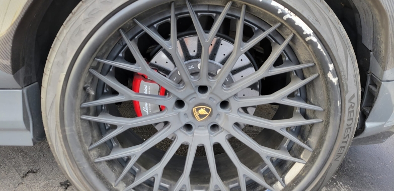 Revive Your Wheels: Expert Curb Damage Repair
