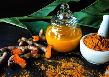 Advantages of turmeric water for weight reduction and skincare