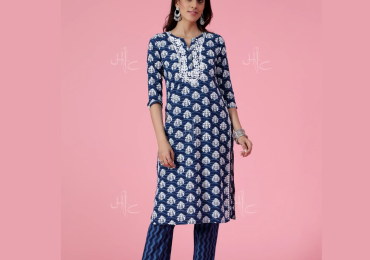 Chikankari Kurta Sets for Every Season: Styling Tips