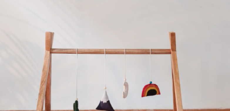 Children’s cot bed