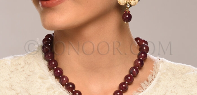 Gold Necklaces With Pendants – Indian Bead Necklace Designs By Sonoor 