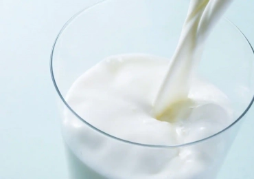 Uncooked milk: Know the advantages and unwanted effects of kacha doodh