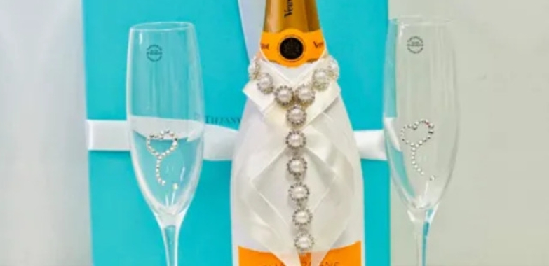 Order Elegant Wedding Champagne Gift for a Memorable Celebration in California